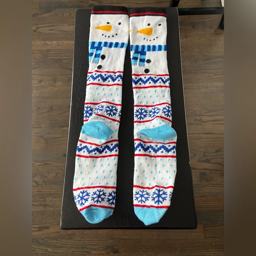 SNOWMAN | Winter Patterned Socks - Multicolor Blues & Red | Unisex Size 5-11